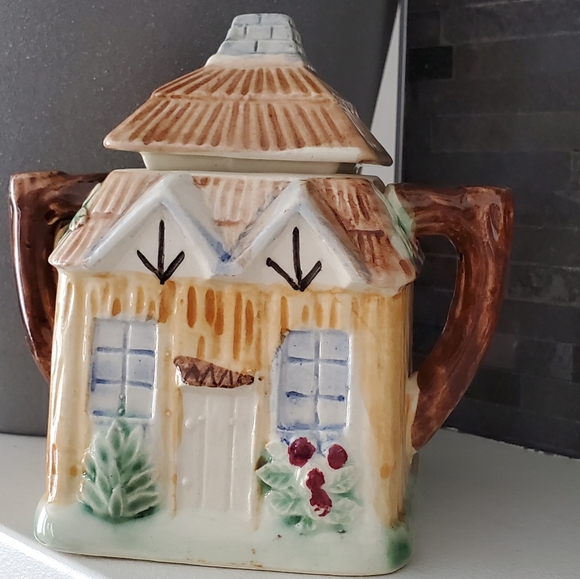 Ceramic Little Cottage Cream and Sugar set - Picture 6 of 9